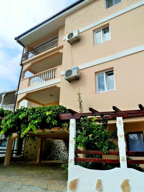 Apartments Papillon Podgorica Bagian luar foto